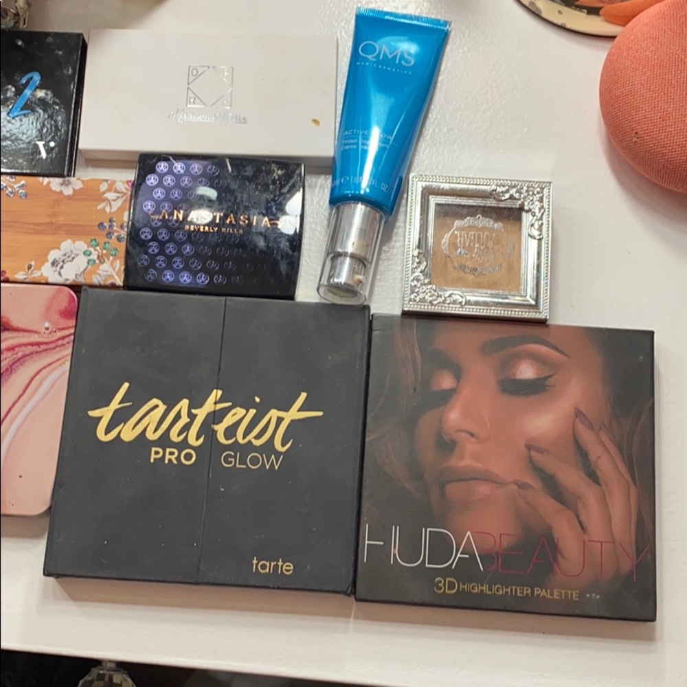 Makeup bundle - Picture 2 of 5